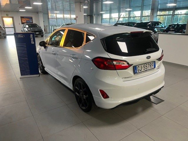 FORD Fiesta usata, con Autoradio