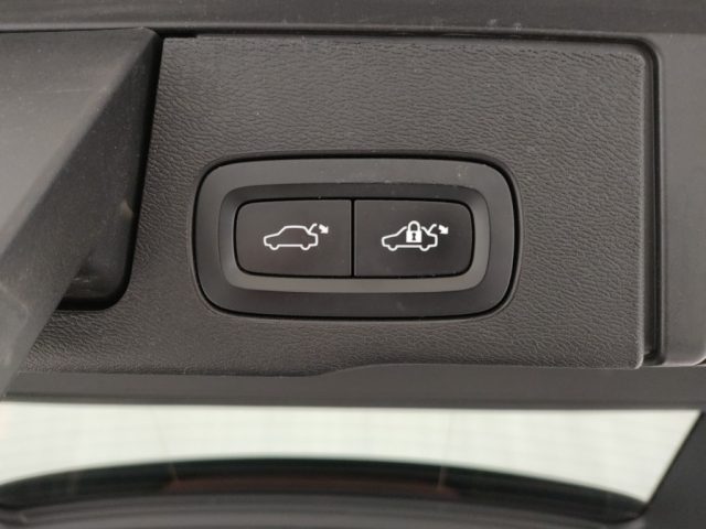 VOLVO XC60 usata, con Autoradio digitale