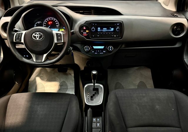 TOYOTA Yaris usata, con ESP