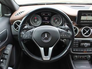 MERCEDES-BENZ GLA 220 usata, con Sistema di navigazione