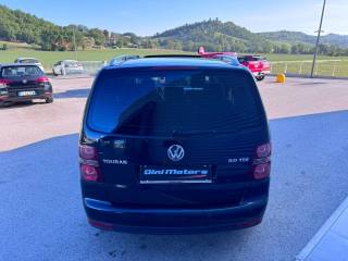VOLKSWAGEN Touran usata, con Autoradio