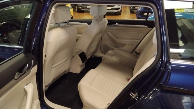 VOLKSWAGEN Passat usata, con Cruise Control