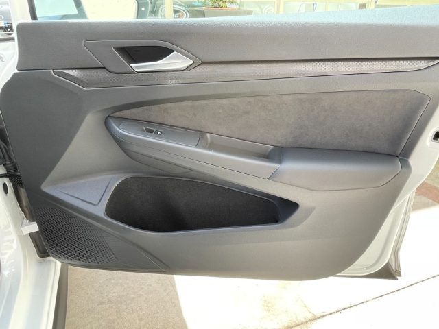 VOLKSWAGEN Golf usata, con Autoradio digitale