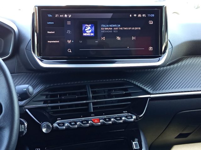 PEUGEOT 2008 usata, con Bluetooth