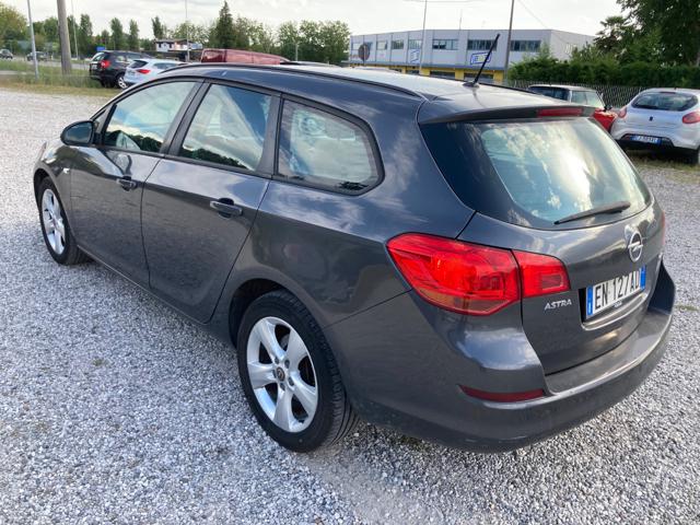 OPEL Astra usata, con Autoradio