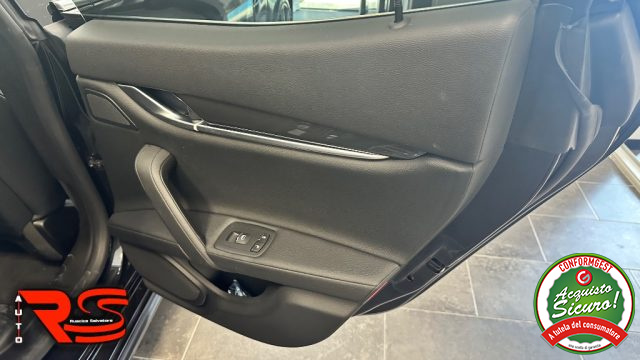 MASERATI Ghibli usata, con Sedile posteriore sdoppiato