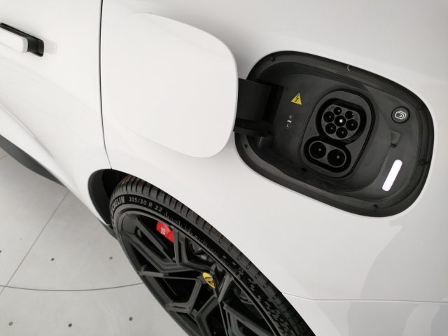 LOTUS Emeya usata, con Portellone posteriore elettrico