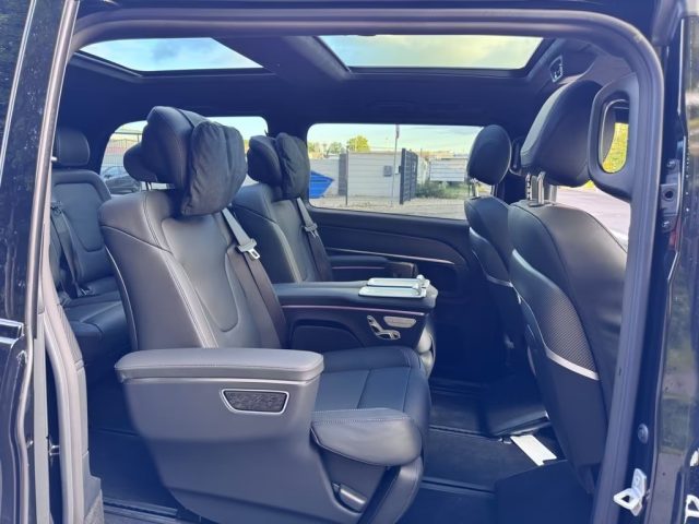 MERCEDES-BENZ V 300 usata, con USB