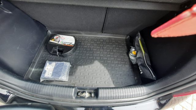 HYUNDAI i20 usata, con Autoradio