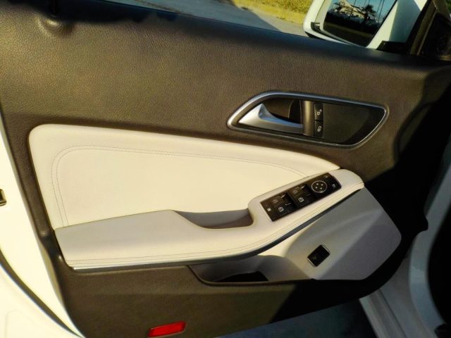 MERCEDES-BENZ CLA 180 usata 52