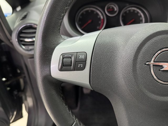 OPEL Corsa usata, con Specchietti laterali elettrici
