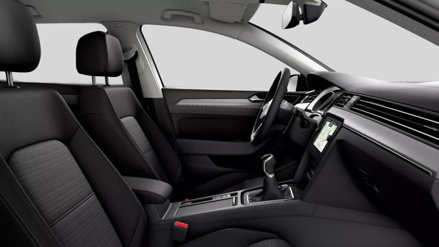 VOLKSWAGEN Passat Variant usata, con Autoradio