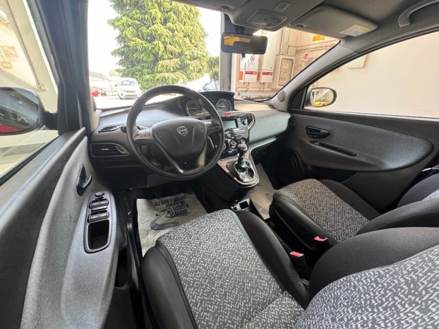 LANCIA Ypsilon usata, con Fendinebbia