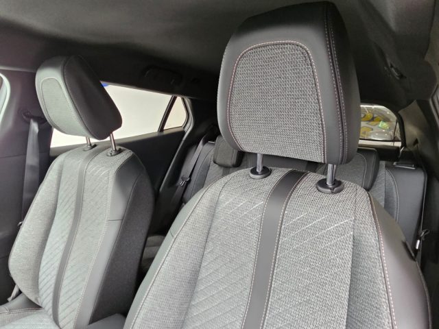 PEUGEOT 2008 usata, con Lettore CD