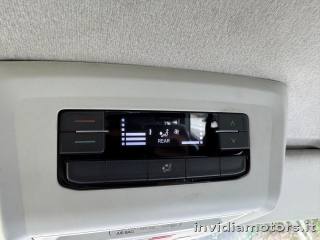VOLKSWAGEN Caravelle usata, con Vivavoce