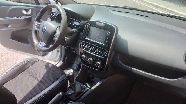 RENAULT Clio usata, con Sensori di parcheggio posteriori