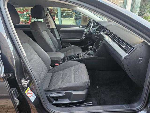 VOLKSWAGEN Passat Variant usata, con Autoradio