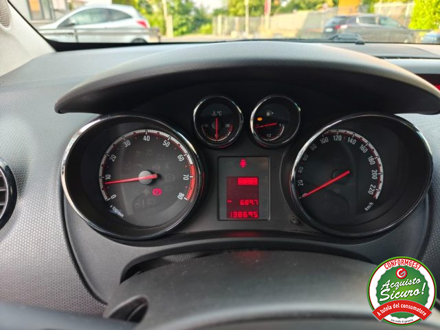 OPEL Meriva usata, con Volante in pelle