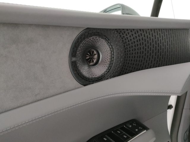 LOTUS Emeya usata, con Volante in pelle