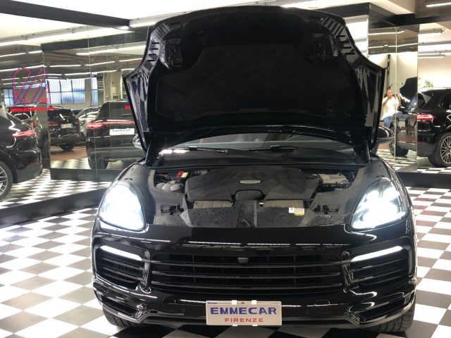 PORSCHE Cayenne usata, con Specchietti laterali elettrici