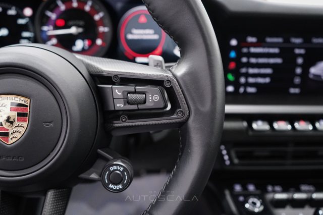 PORSCHE 992 usata, con USB