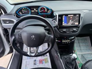 PEUGEOT 2008 usata, con Sensore di luce