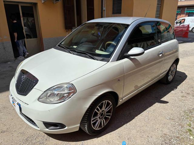 LANCIA Ypsilon usata, con ESP