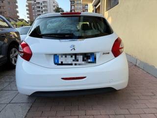 PEUGEOT 208 usata, con Alzacristalli elettrici