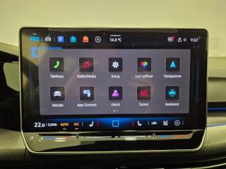 VOLKSWAGEN Golf usata, con Touch screen