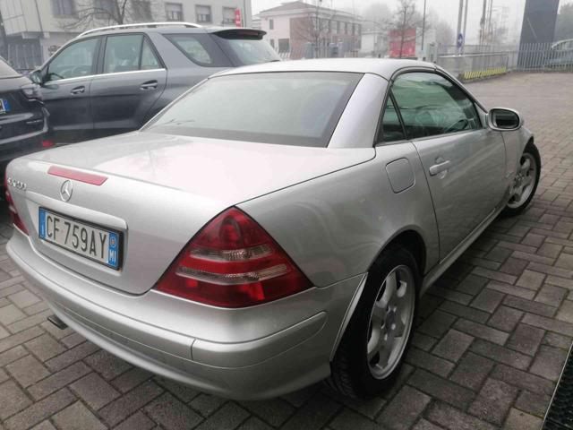 MERCEDES-BENZ SLK 200 usata, con Airbag