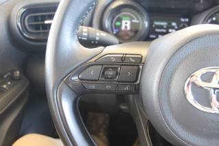 TOYOTA Yaris usata, con Tetto panorama