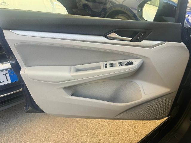 VOLKSWAGEN Golf usata, con Fari LED