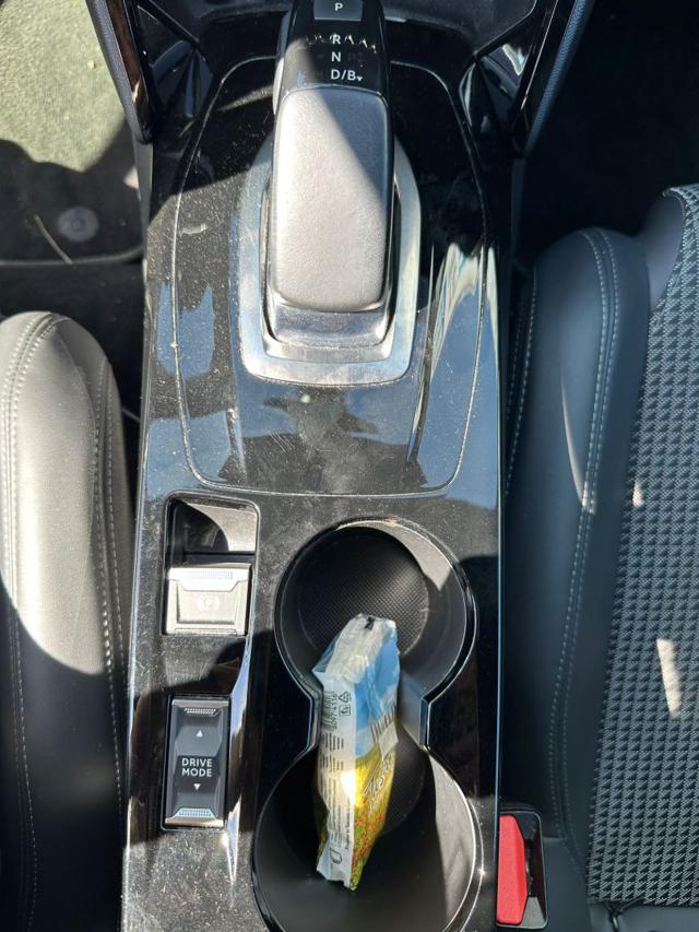 PEUGEOT 2008 usata, con Controllo automatico clima
