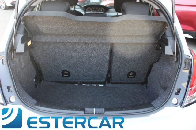 LANCIA Ypsilon usata, con Autoradio digitale