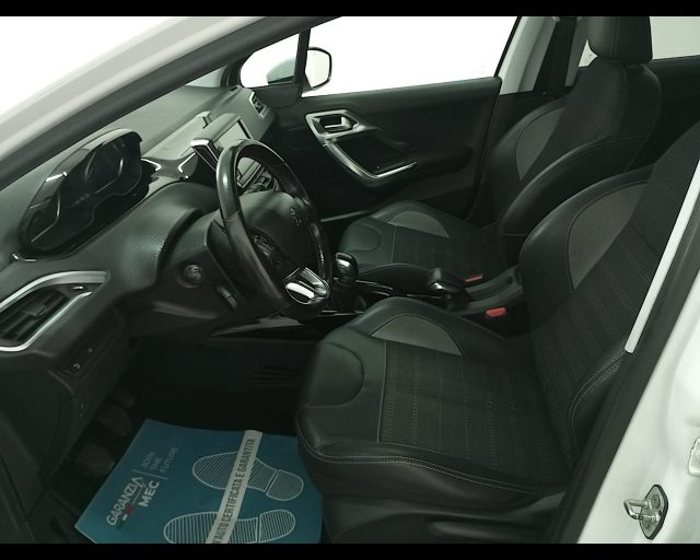 PEUGEOT 2008 usata, con Volante in pelle