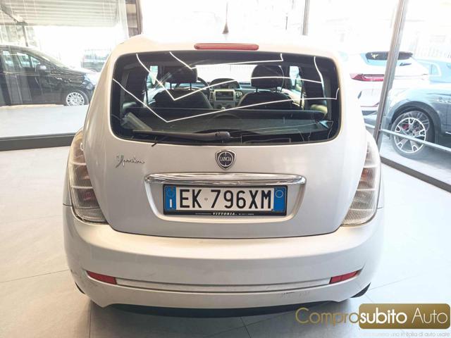 LANCIA Ypsilon usata, con Autoradio