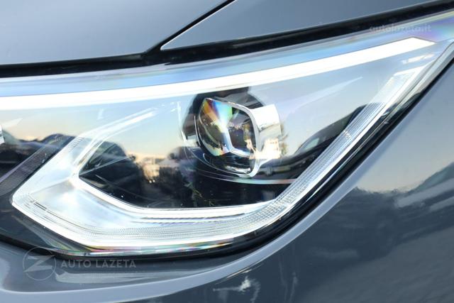VOLKSWAGEN Golf usata, con USB