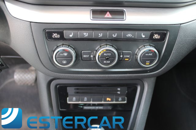 VOLKSWAGEN Sharan usata, con Boardcomputer