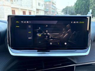 PEUGEOT 2008 usata, con Fari LED