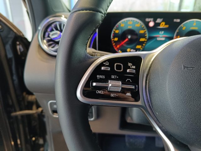 MERCEDES-BENZ GLB 200 usata, con Climatizzatore