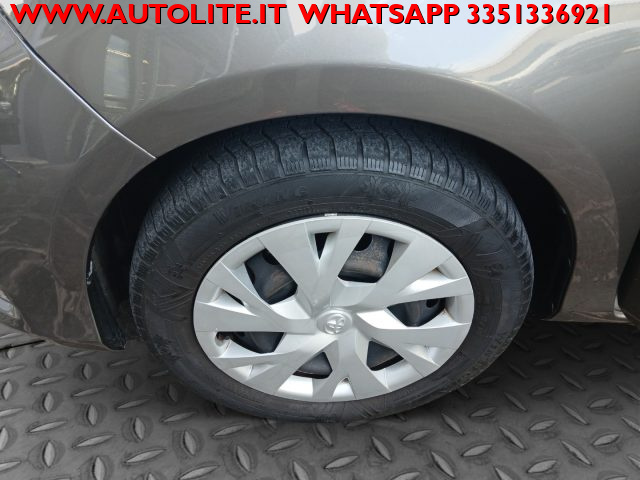 TOYOTA Yaris usata, con Specchietti laterali elettrici