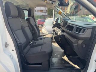 RENAULT Trafic usata, con Sensori di parcheggio posteriori