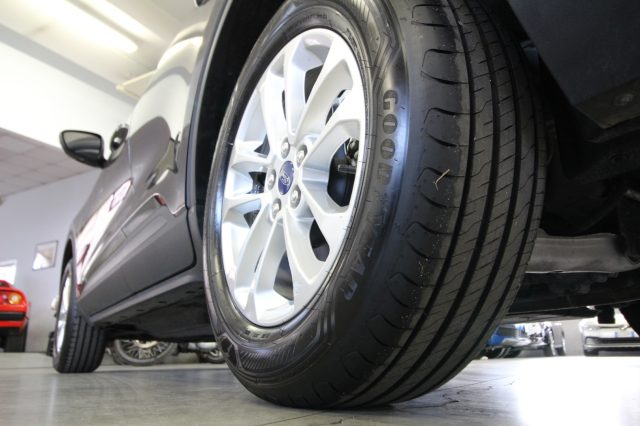 FORD Kuga usata, con Volante in pelle