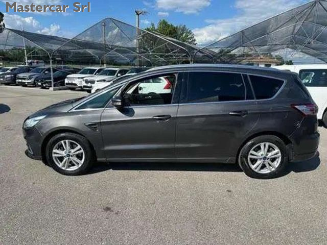 FORD S-Max usata, con Fendinebbia