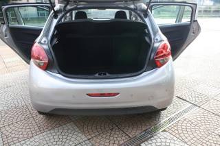PEUGEOT 208 usata, con Specchietti laterali elettrici