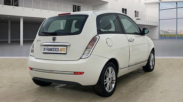 LANCIA Ypsilon usata, con Autoradio