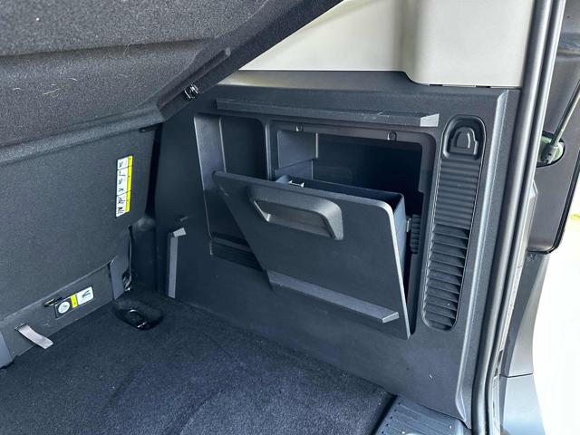FORD Tourneo Courier usata, con Climatizzatore automatico, 2 zone