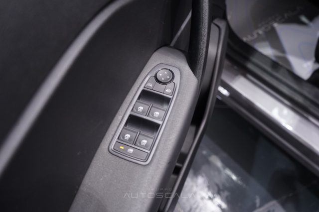 RENAULT Captur usata, con Volante multifunzione