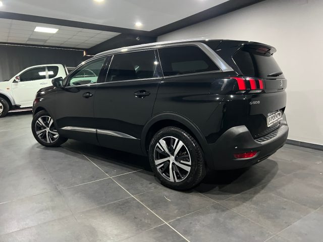 PEUGEOT 5008 usata, con Airbag laterali