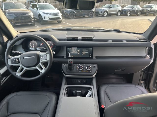 LAND ROVER Defender usata 7